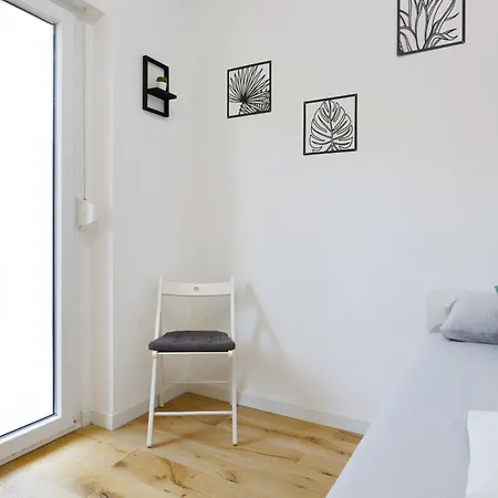 Modern Apartment, In The Center Near شقة