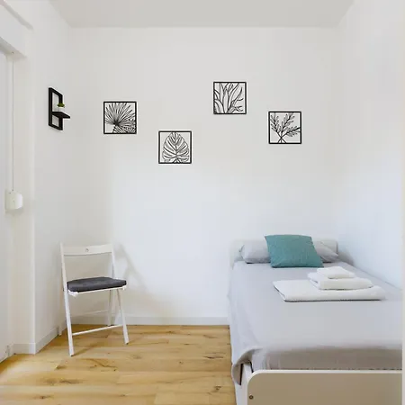 Modern Apartment, In The Center Near 公寓