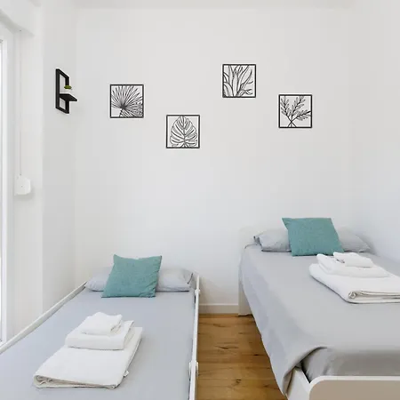 Modern Apartment, In The Center Near 公寓 *