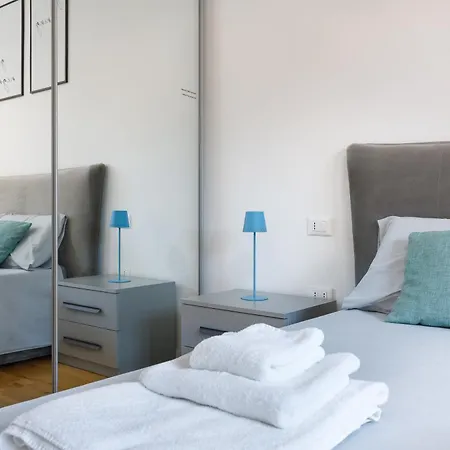 Modern Apartment, In The Center Near Apartment