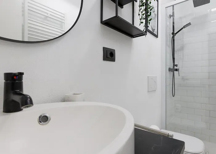 Apartamento Modern Apartment, In The Center Near